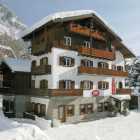 Checrouit Hotel 3*